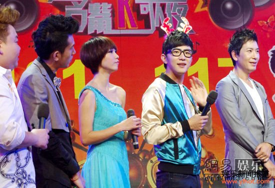 大左亮相《名嘴K歌夜》。